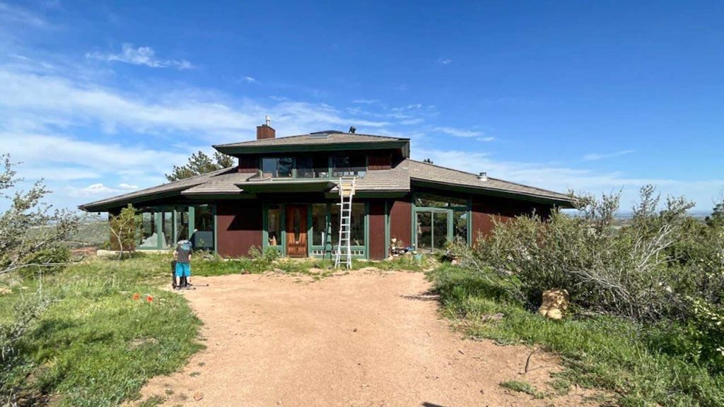 An image of the residence.